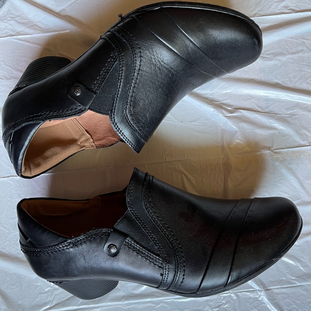 Cobb Hill, WOMEN'S LAUREL SLIP-ON SHOE, 7 1/2 Wide, Heel 1 5/8, Black Leather.